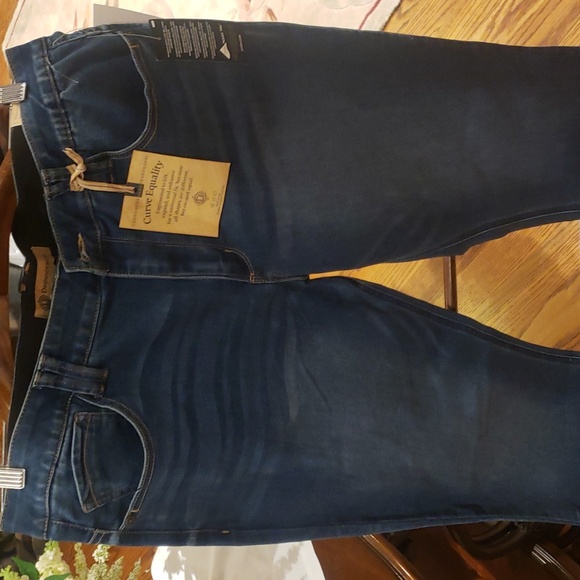 Nwt Size 16 and Democracy Women's Blue Jeans - Picture 10 of 13